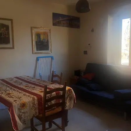 Δωμάτια σε οικογενειακή κατοικία Stanca Incantevole A *
